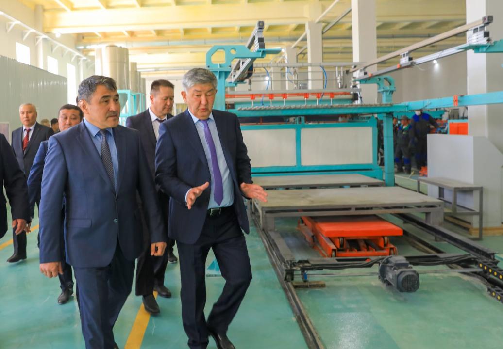 ZHEIF-2023: Байзақта картон және қаптама шығаратын бірегей зауыт іске қосылды