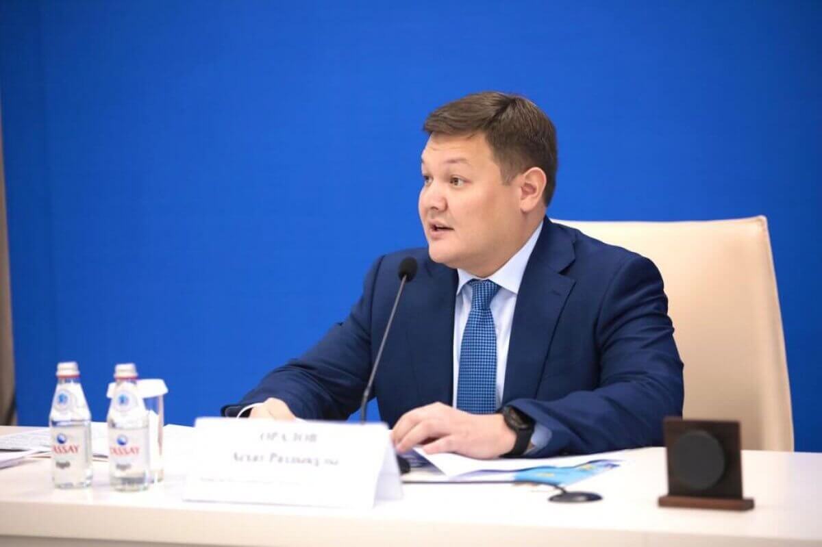 Асхат Оралов: Букмекерлік кеңселерді жарнамалауды  тоқтатуымыз қажет