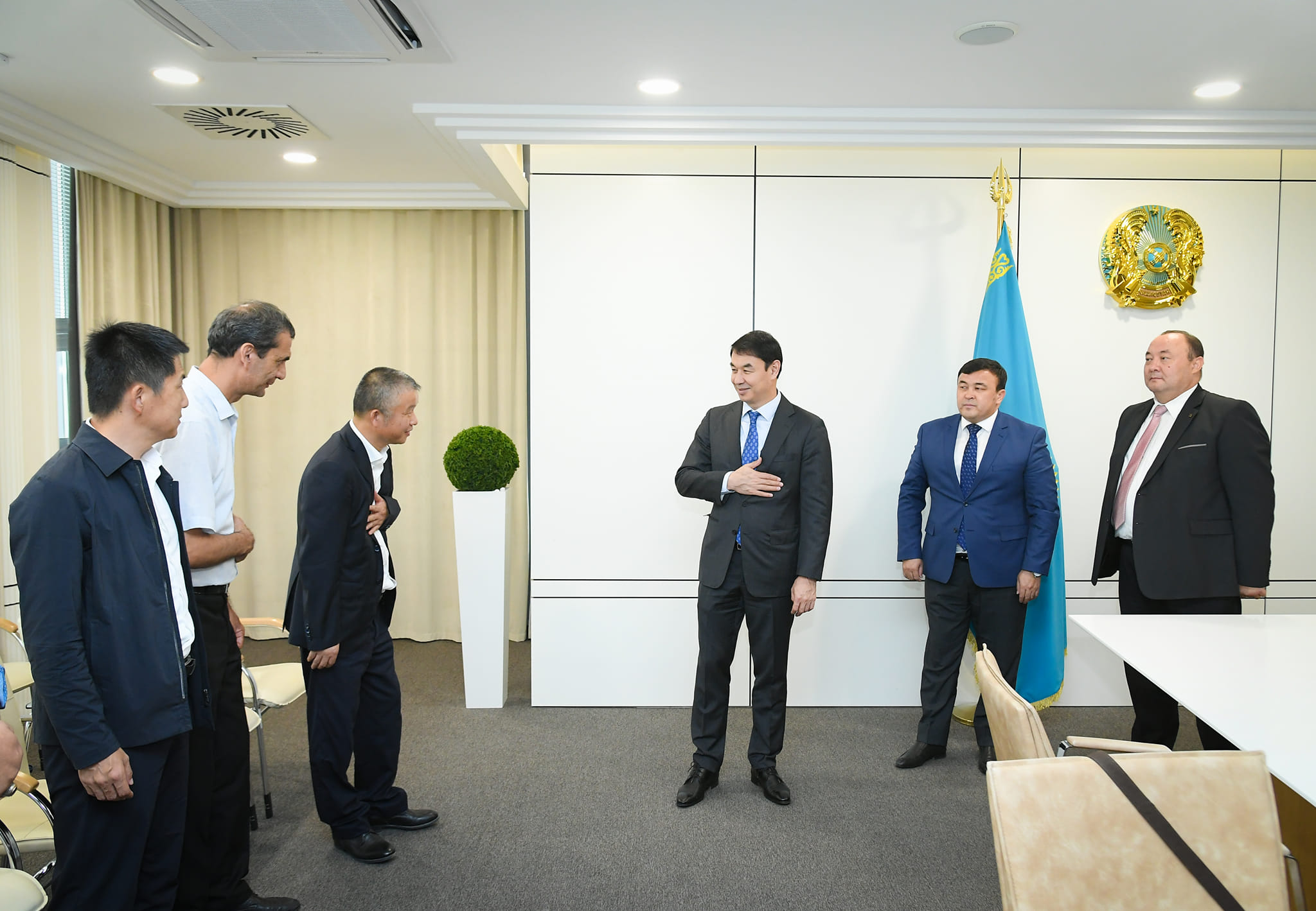 ҚЫТАЙ ИНВЕСТОРЛАРЫ ТҮРКІСТАН ӨҢІРІНДЕ МАҚТА ШАРУАШЫЛЫҒЫН ДАМЫТУҒА НИЕТТІ