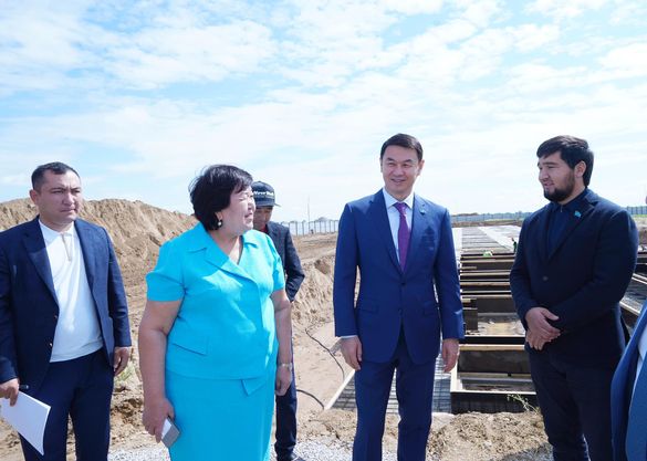 ДАРХАН САТЫБАЛДЫ АРЫСТАҒЫ ҚҰРЫЛЫС АЛАҢДАРЫН АРАЛАДЫ 