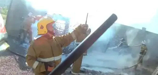 Таразда жеке тұрғын үйдің ауласында «ГАЗель» өртеніп, бір адам зардап шекті