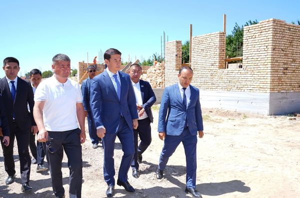 ДАРХАН САТЫБАЛДЫ ҚАЗЫҒҰРТ АУДАНЫНА ІССАПАРМЕН КЕЛДІ 