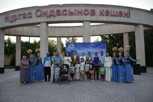 ТҮРКІСТАНДА АШЫҚ АСПАН АСТЫНДАҒЫ ЖАЗҒЫ КОНЦЕРТТЕР ЖАЛҒАСЫП ЖАТЫР