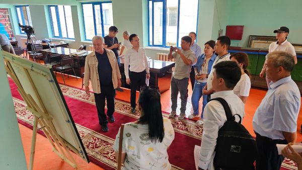 ТҮРКІСТАН: ЖЕТІСАЙ ДРАМА ТЕАТРЫНДА ФЕСТИВАЛЬ БАСТАЛДЫ