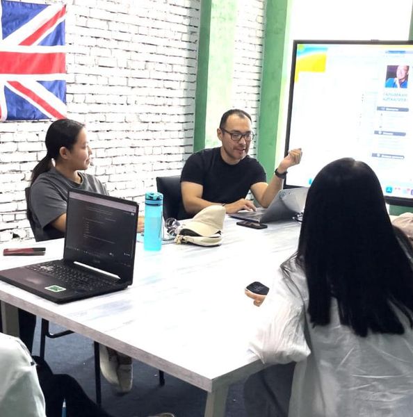 ЖАСАНДЫ ИНТЕЛЛЕКТІНІҢ МҮМКІНДІКТЕРІ ТУРАЛЫ WORKSHOP ӨТТІ