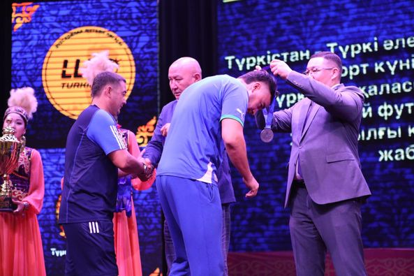 ТҮРКІСТАНДА ӘУЕСҚОЙ ФУТБОЛ ЛИГАСЫНЫҢ ЖЕҢІМПАЗДАРЫ АНЫҚТАЛДЫ