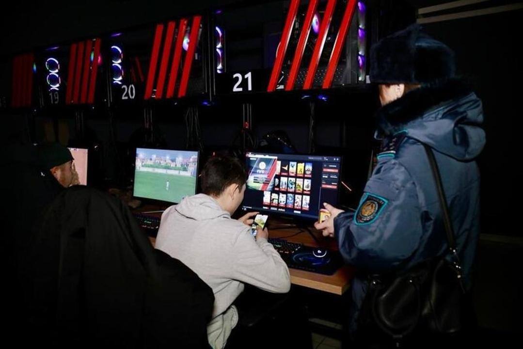 ОЙЫН ЗАЛДАРЫ МЕН КОМПЬЮТЕРЛІК КЛУБТАРҒА БАҚЫЛАУ КҮШЕЙТІЛДІ