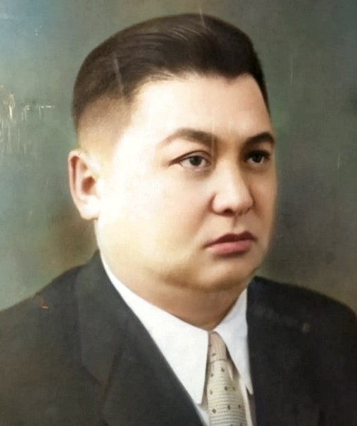 ЖҰМАБЕК ТӘШЕНОВ: ӨЗІҢ ҮШІН КУМИРДІ ҚАЛАЙ ЖАСАУҒА БОЛАДЫ?