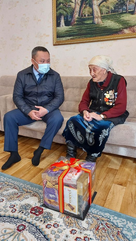 АЛТЫН ҚҰРСАҚТЫ АНАҒА ҚҰРМЕТ