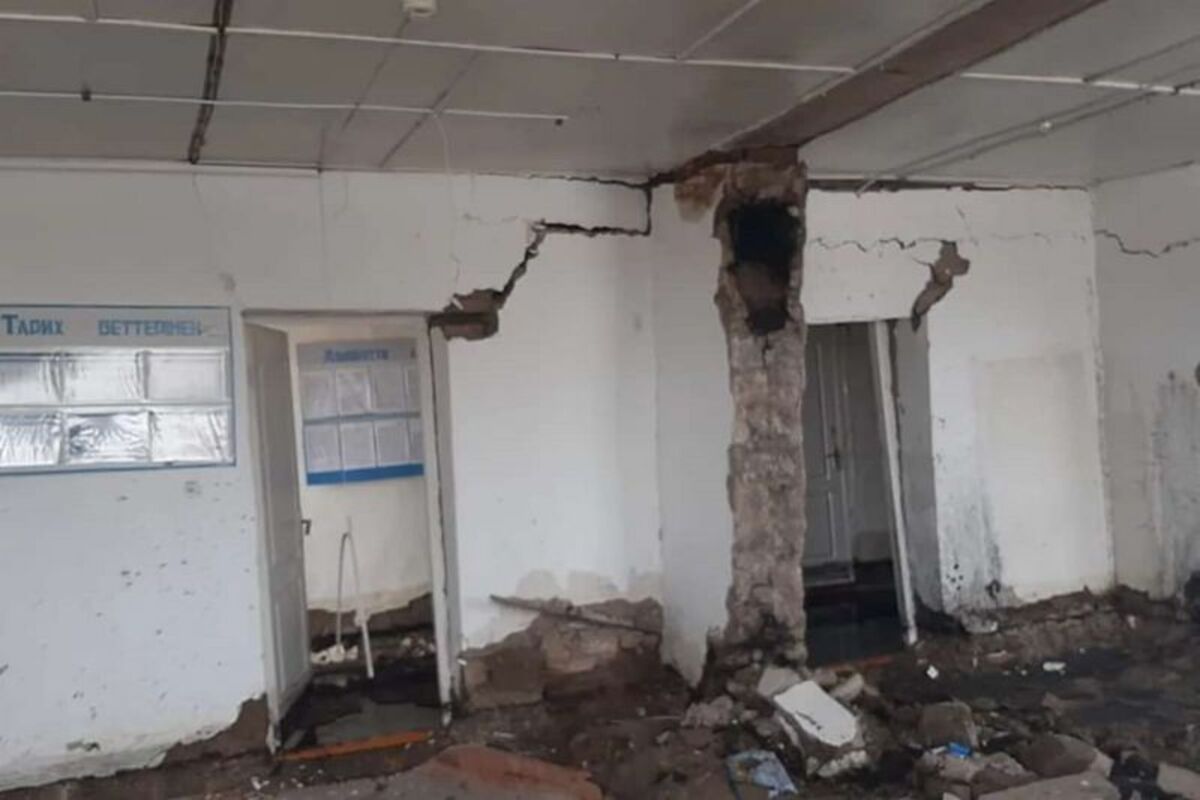 Қар суынан мектеп қабырғасы құлады