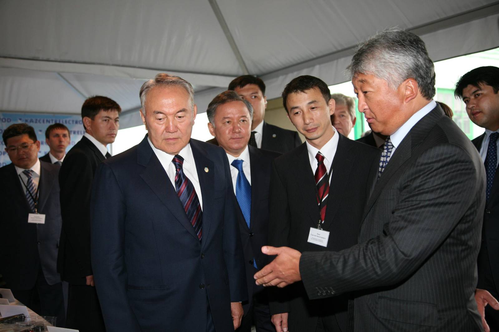 Назарбаев тобы   Ресейге қарап «ұлып» отыр